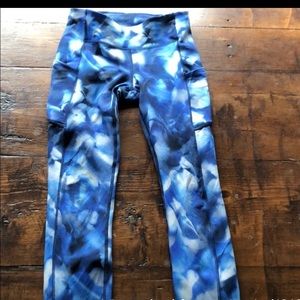 Lululemon TIE-DYED like new leggings with side pocket grab them quick!